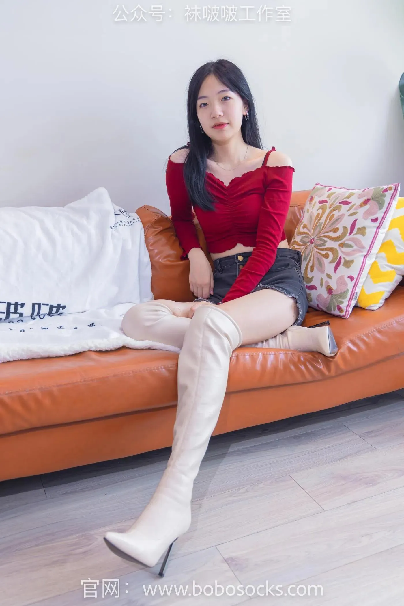 [BoBoSocks袜啵啵]NO.120 小甜豆-高跟长靴、白棉袜、裸足 [170P]插图4